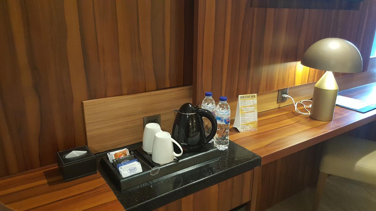 Arthama Hotels Макасар Экстерьер фото