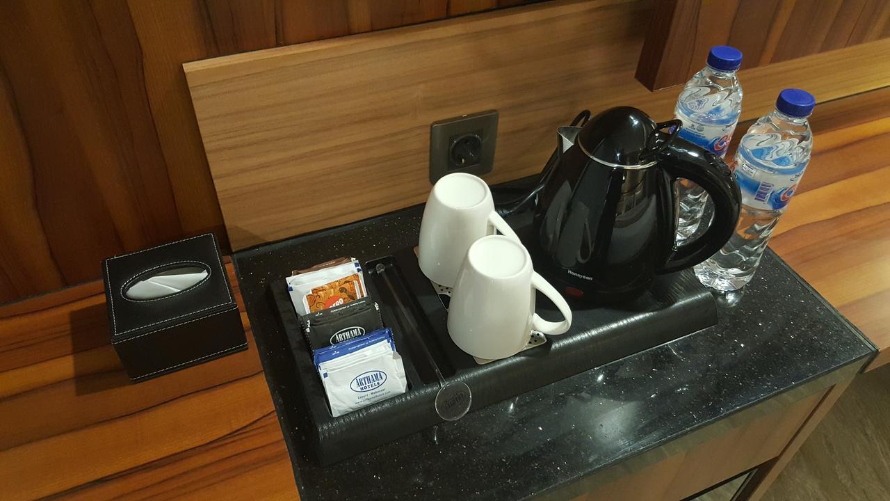 Arthama Hotels Макасар Экстерьер фото
