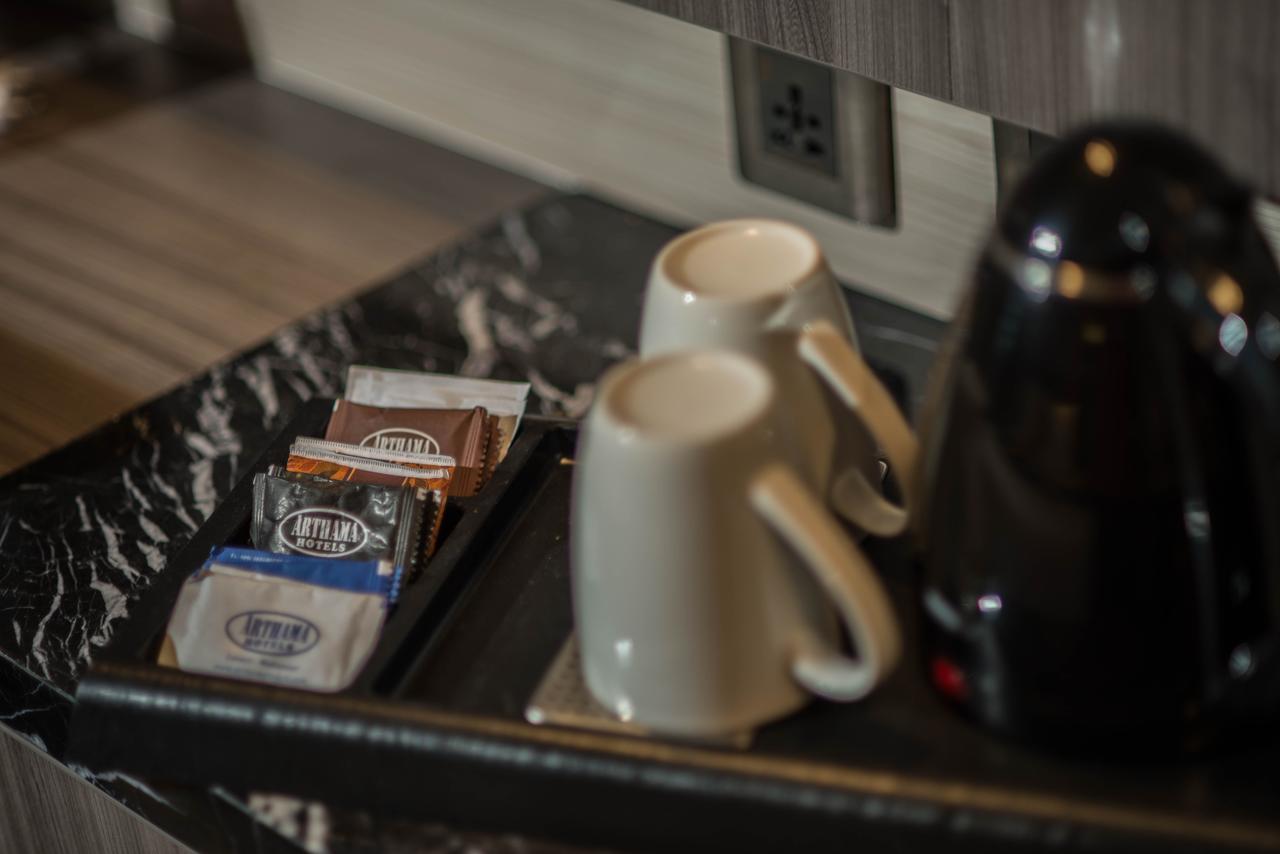 Arthama Hotels Макасар Экстерьер фото