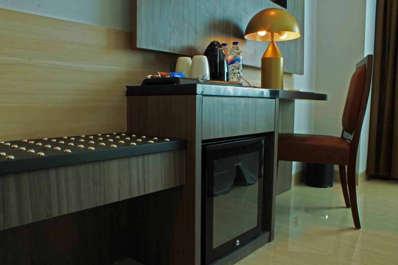 Arthama Hotels Макасар Экстерьер фото